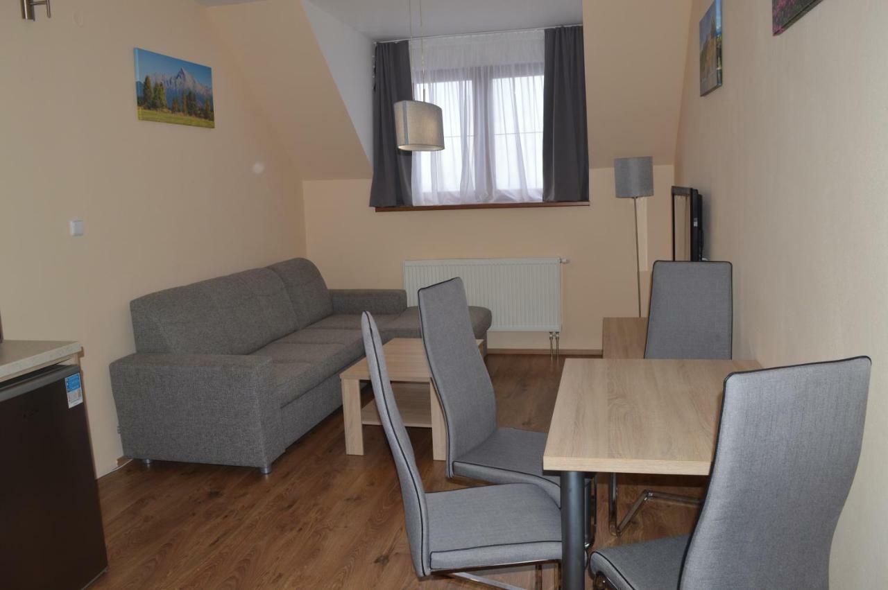 Apartman Erika Vel'ka Lomnica Exteriör bild