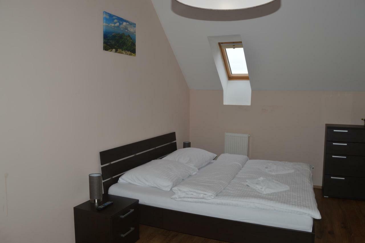 Apartman Erika Vel'ka Lomnica Exteriör bild